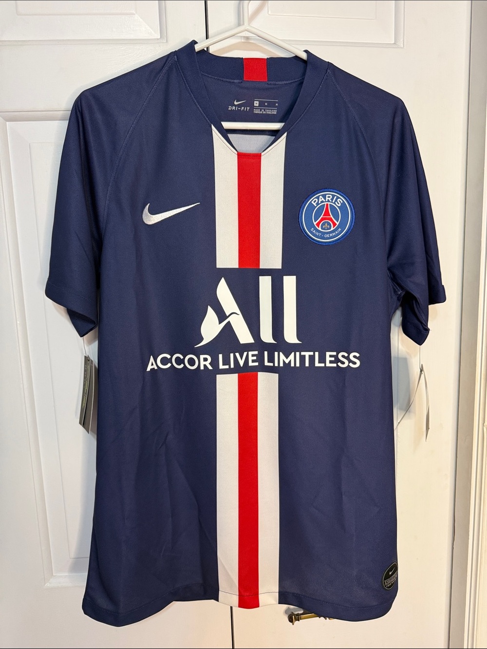 NWT Nike Authentic PSG 2020/21 Home Jersey - Size Medium